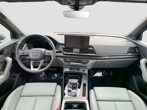 Used 2024 Audi Q5 e Premium Plus image 16