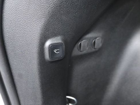Used 2022 Jeep Cherokee Trailhawk w/ Premium Leather Package AWD/4WD image 7