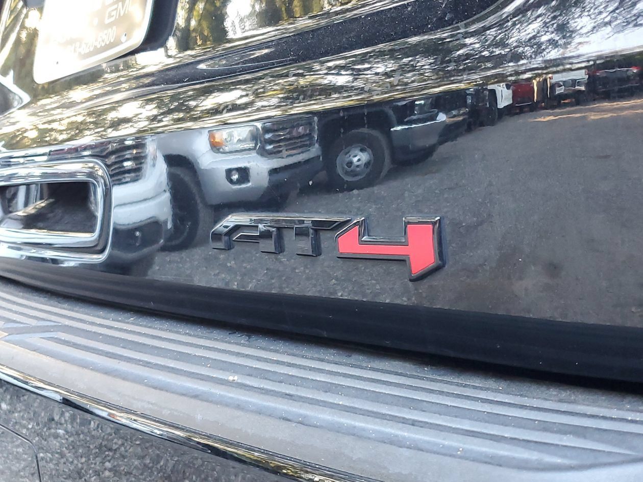 Used 2023 GMC Yukon AT4 AWD/4WD image 8
