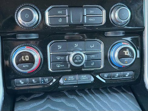 Used 2024 GMC Yukon Denali w/ Denali Reserve Package image 39