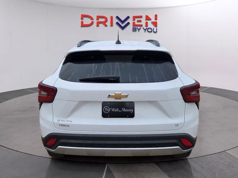 Used 2024 Chevrolet Trax LT image 4