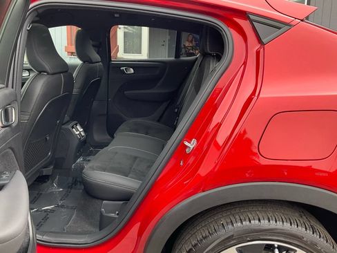 Used 2023 Volvo C40 P8 Recharge Ultimate AWD/4WD image 7