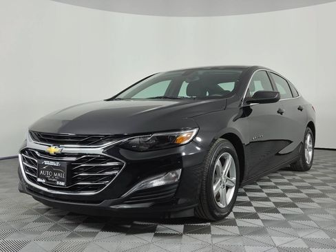 Used 2020 Chevrolet Malibu LS FWD image 3