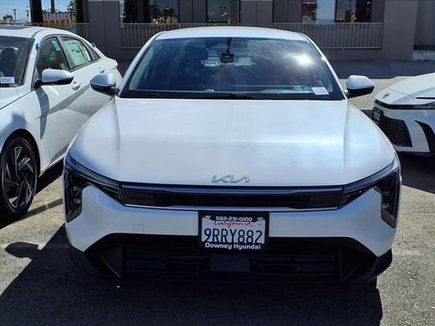 Used 2025 Kia K4 LXS image 2