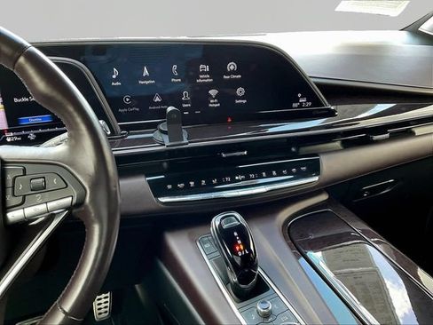 Used 2022 Cadillac Escalade Sport Platinum w/ LPO, Floor Liner Package AWD/4WD image 11