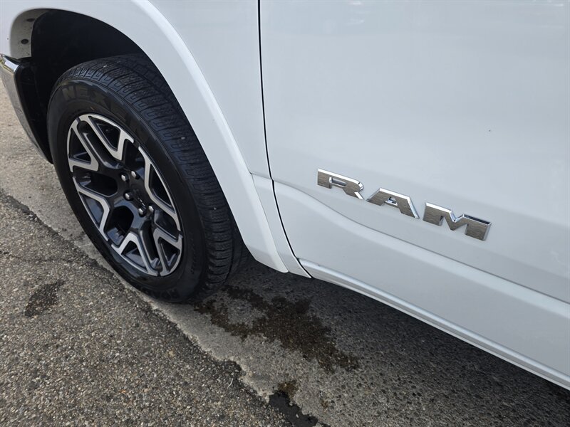Used 2026 RAM 1500 Laramie AWD/4WD image 41