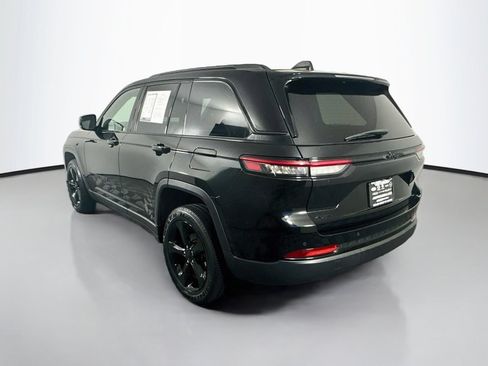 Used 2023 Jeep Grand Cherokee Altitude AWD/4WD image 5