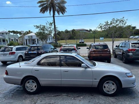 Used 1996 Lexus ES 330 FWD image 6