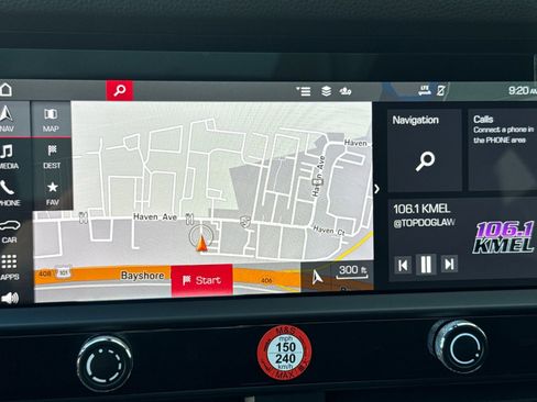 Certified 2025 Porsche Macan image 23