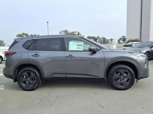New 2026 Nissan Rogue SV FWD image 4