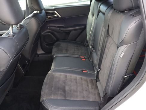 Used 2023 Mitsubishi Outlander SE AWD/4WD image 8