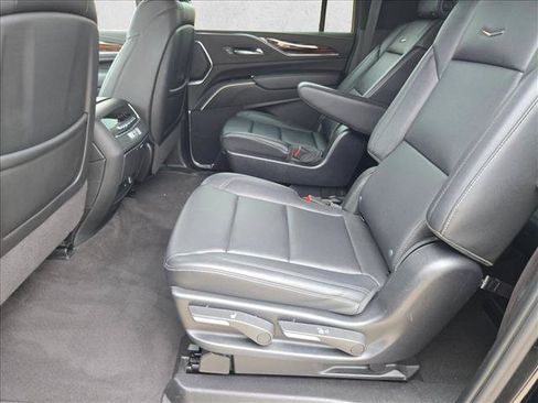 Used 2024 Cadillac Escalade ESV Luxury RWD image 17