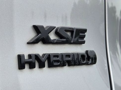 Used 2021 Toyota RAV4 XSE AWD/4WD image 9