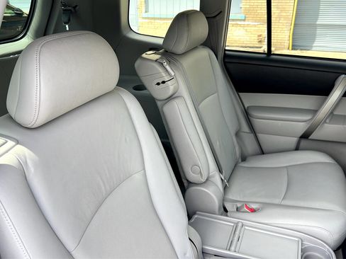 Used 2008 Toyota Highlander Sport image 9