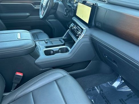 Used 2024 GMC Sierra 2500 Denali w/ Denali Reserve Package image 19