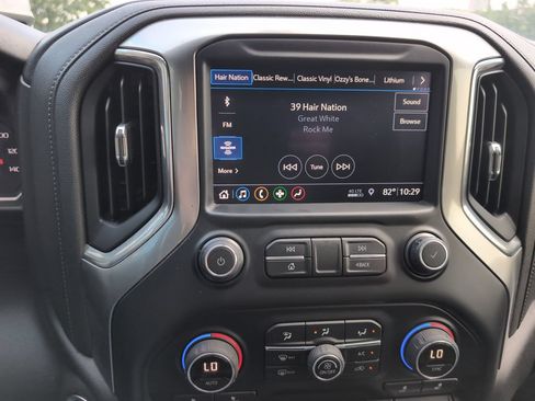 Used 2019 Chevrolet Silverado 1500 LT Trail Boss AWD/4WD image 23
