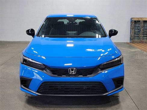 Used 2023 Honda Civic Sport image 3