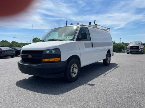 Used 2019 Chevrolet Express 2500 w/ Driver Convenience Package RWD image 5