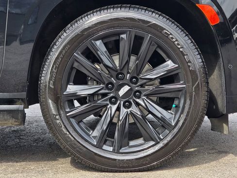 Used 2022 Cadillac Escalade ESV Sport w/ Touring Package image 7