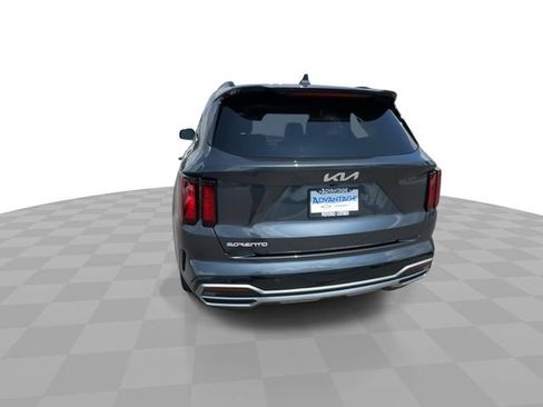 Used 2023 Kia Sorento EX w/ Panoramic Sunroof Package FWD image 7