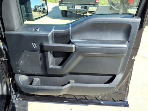 Used 2020 Ford F150 XLT w/ Equipment Group 302A Luxury AWD/4WD image 19