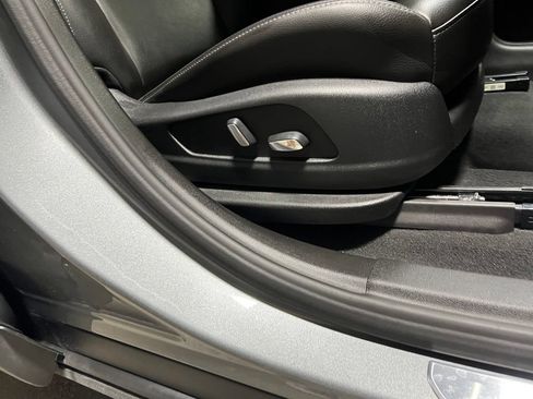 Used 2024 Cadillac XT6 Luxury FWD image 11