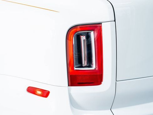 Used 2021 Rolls-Royce Cullinan image 24