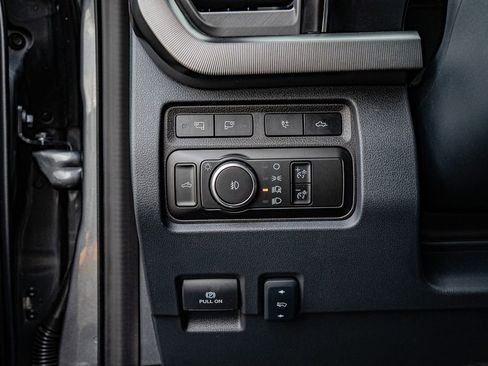 Used 2024 Ford F350 Platinum w/ Tremor Off-Road Package image 18