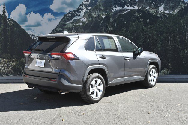 Used 2025 Toyota RAV4 LE AWD/4WD image 3