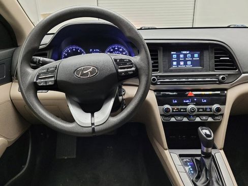 Used 2020 Hyundai Elantra SE w/ Winter Weather Package FWD image 22
