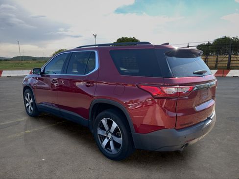 Used 2019 Chevrolet Traverse LT w/ LT Premium Package FWD image 4