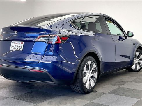 Used 2023 Tesla Model Y Long Range AWD/4WD image 13