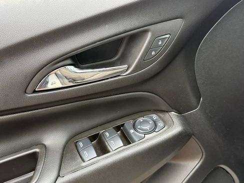 Used 2024 Chevrolet Equinox LT AWD/4WD image 19