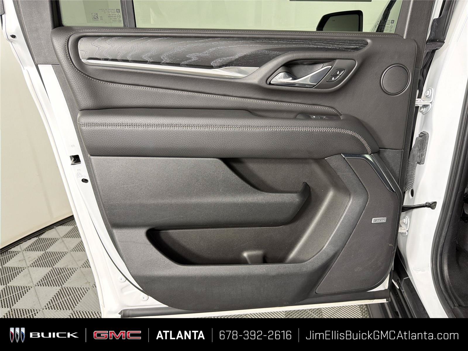 Used 2024 GMC Yukon XL Denali RWD image 22