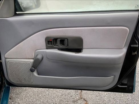 Used 1995 Saturn S-Series SL1 image 20