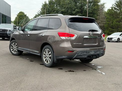 Used 2015 Nissan Pathfinder SL w/ Trailer Tow Package AWD/4WD image 4