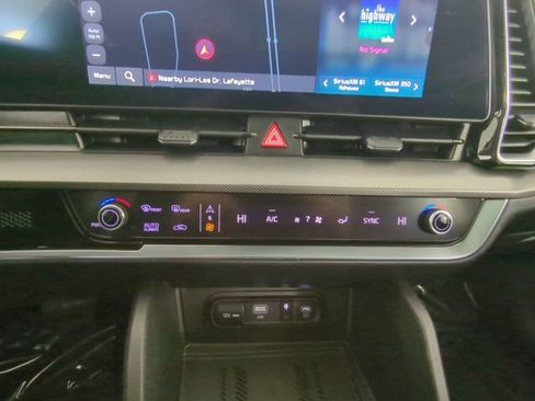 Certified 2025 Kia Sportage SX image 26
