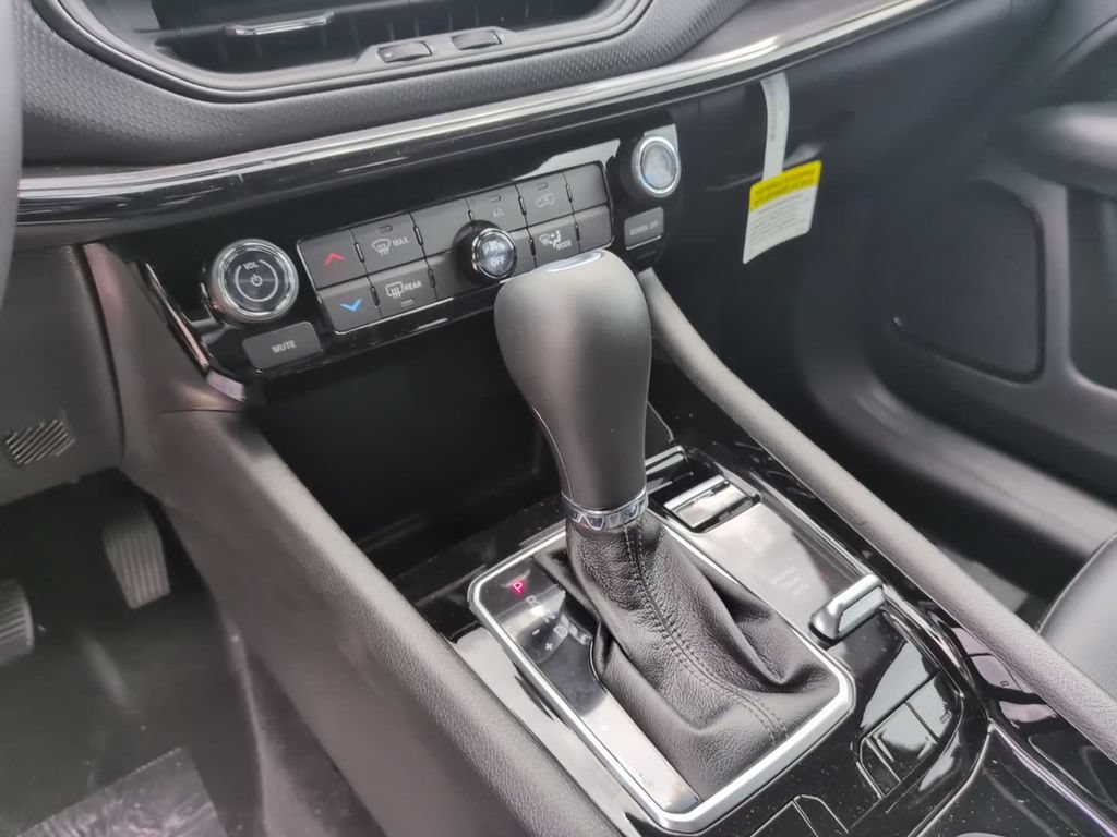 New 2026 Jeep Compass Latitude AWD/4WD image 30