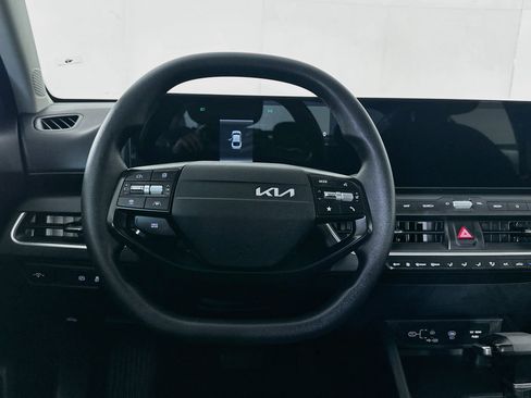 Used 2025 Kia K4 FWD image 18