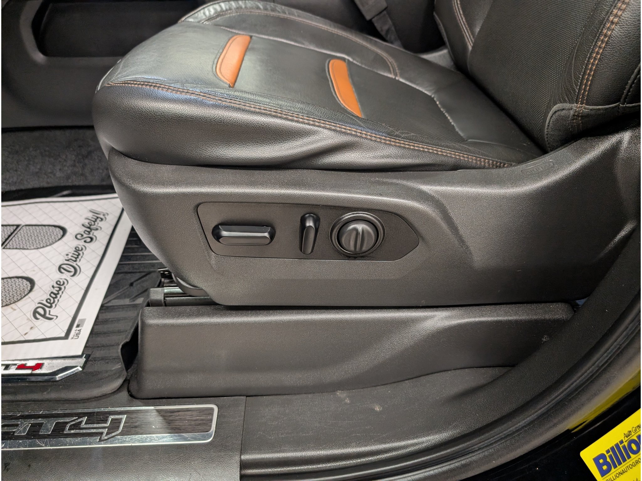 Used 2020 GMC Sierra 1500 AT4 w/ AT4 Premium Package AWD/4WD image 7
