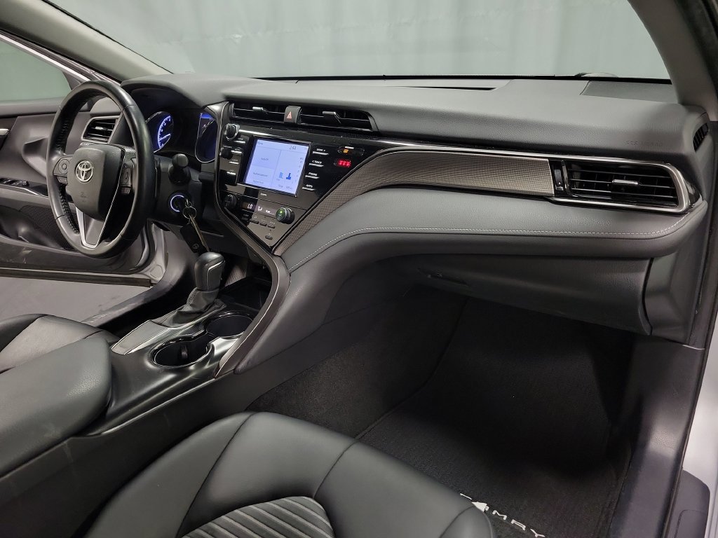Used 2020 Toyota Camry SE FWD image 32