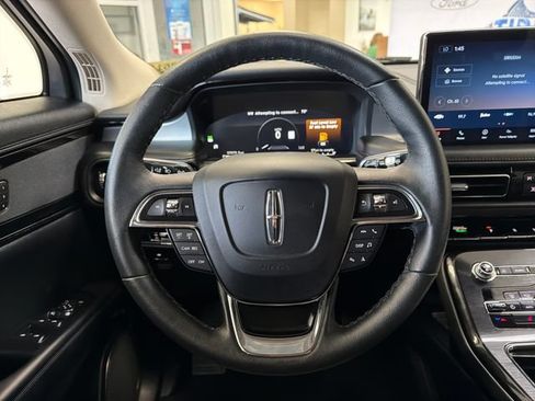 Used 2023 Lincoln Nautilus AWD w/ Premium Package image 17