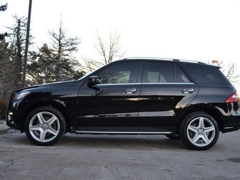 Used 2015 Mercedes-Benz ML 400 4MATIC w/ Accessory Chrome Package image 9