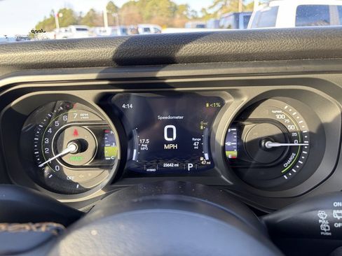 Used 2024 Jeep Wrangler Unlimited w/ LED Headlamp & Fog Lamp Group image 12