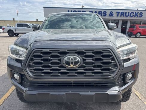 Used 2020 Toyota Tacoma TRD Off-Road AWD/4WD image 5