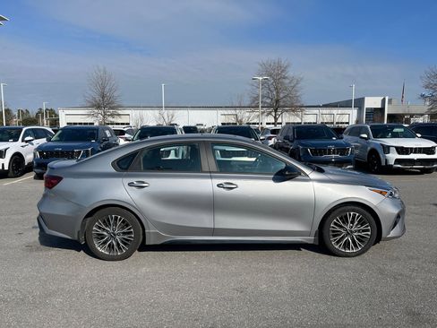 Used 2024 Kia Forte GT-Line w/ GT-Line Premium Package image 9