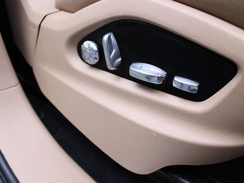 Used 2019 Porsche Cayenne AWD/4WD image 21