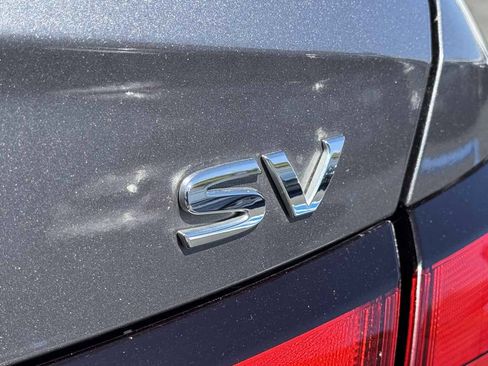 Used 2020 Nissan Versa SV FWD image 11