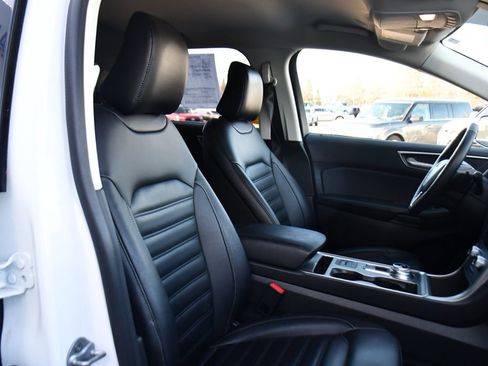 Used 2023 Ford Edge SEL w/ Convenience Package image 16