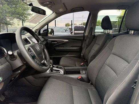 Used 2018 Honda Ridgeline Sport image 11